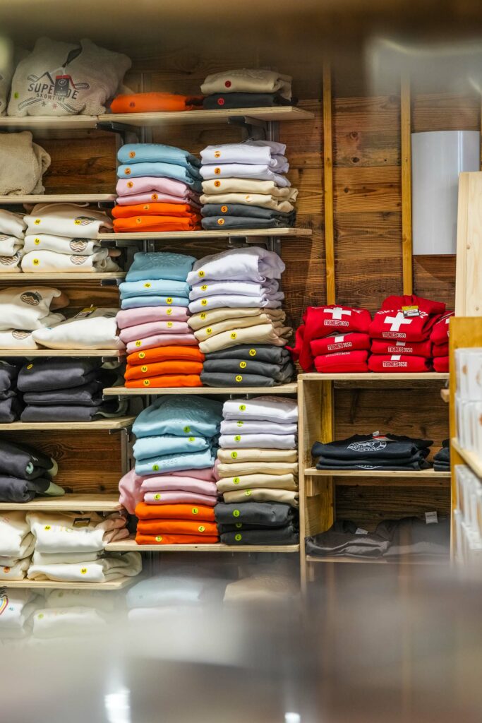 magasin-souvenirs-jouets-cadeaux-décoration-tout-schuss-tignes-73320 magasin-souvenirs-jouets-cadeaux-décoration-tout-schuss-tignes-73320