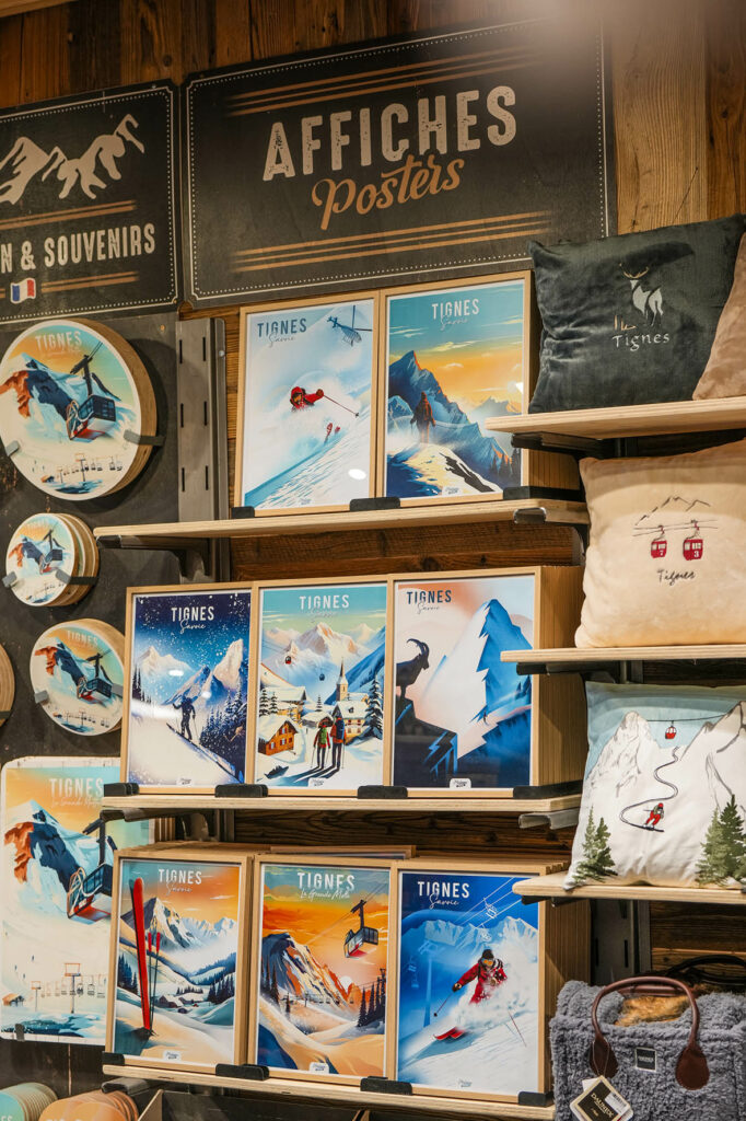 magasin-souvenirs-jouets-cadeaux-décoration-tout-schuss-tignes-73320 magasin-souvenirs-jouets-cadeaux-décoration-tout-schuss-tignes-73320