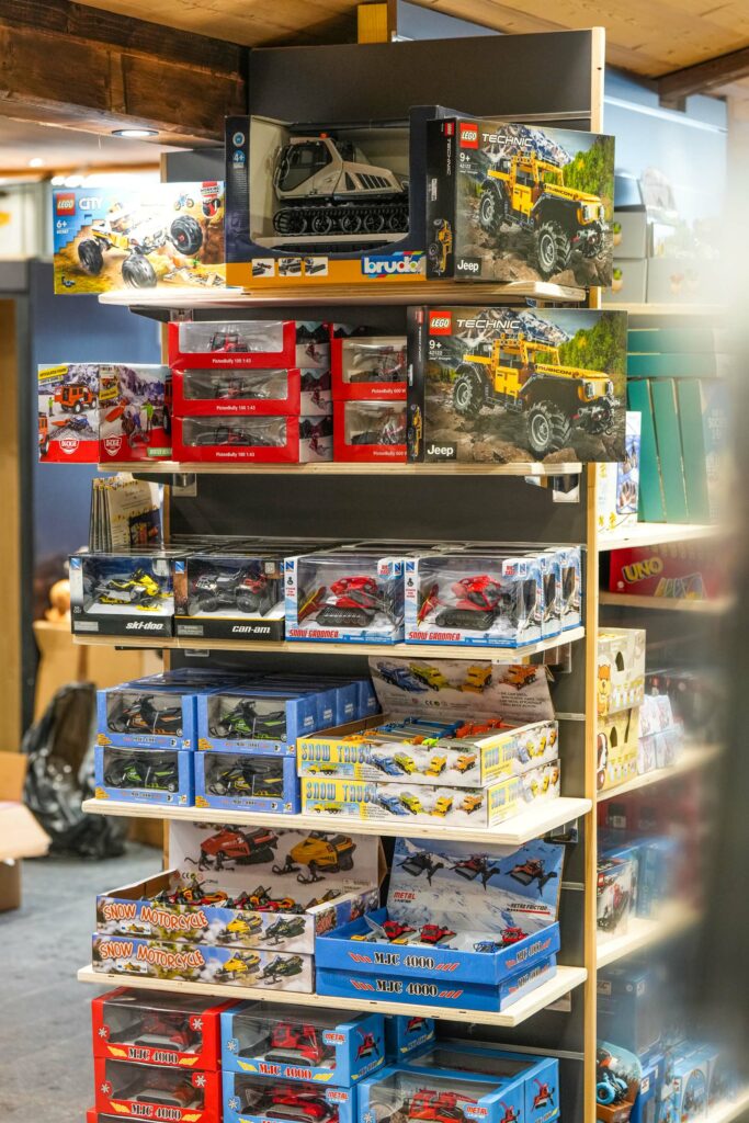 magasin-souvenirs-jouets-cadeaux-décoration-tout-schuss-tignes-73320 magasin-souvenirs-jouets-cadeaux-décoration-tout-schuss-tignes-73320
